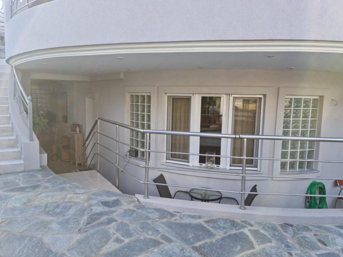 Lirika'S Airport House Apartment Artemida  Exterior foto